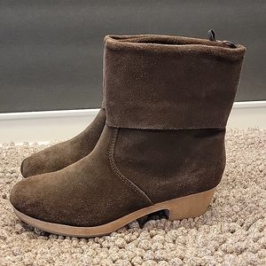 Gap brown suede leather ankle boots Woman's size 6 big girls size 4